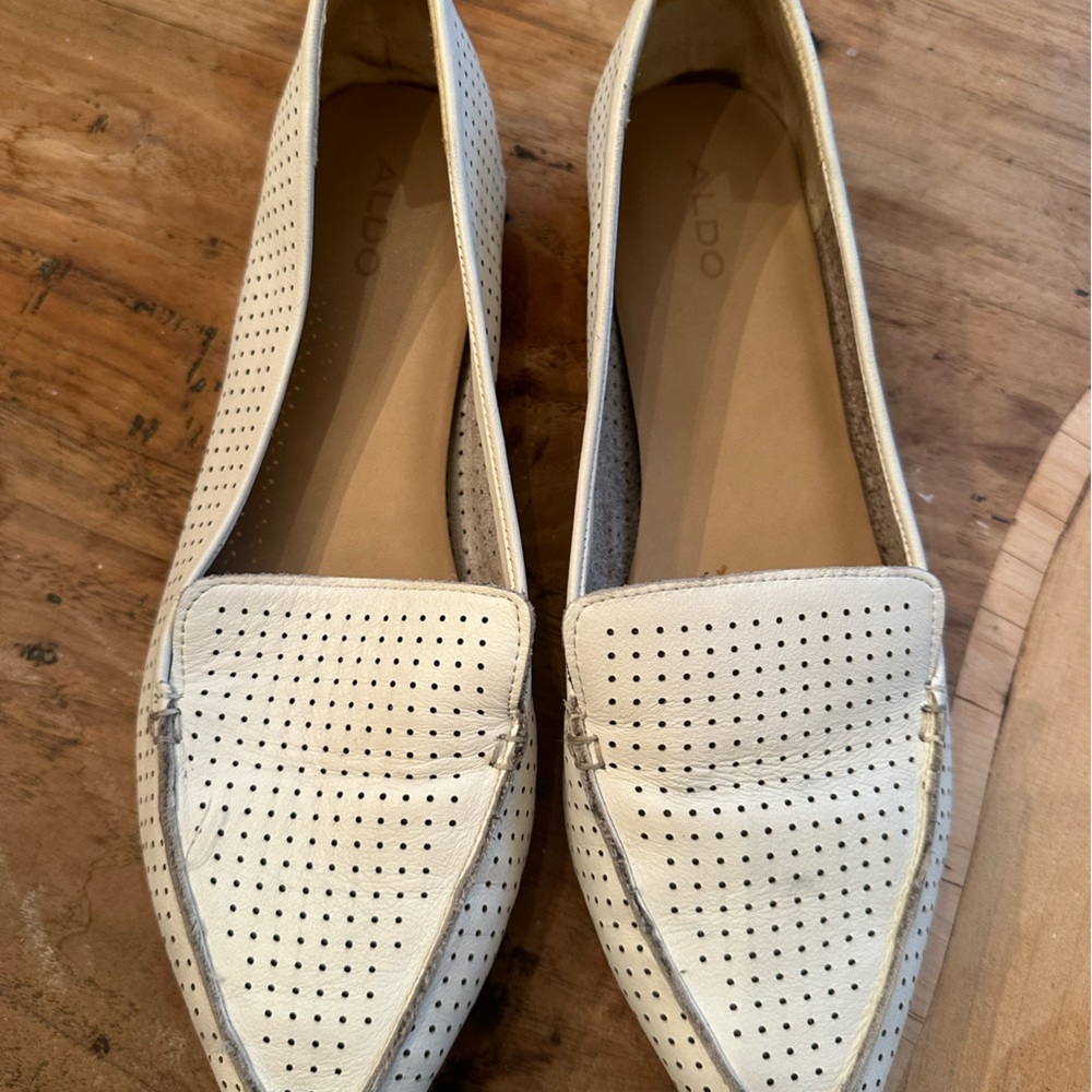 Aldo cute white loafer